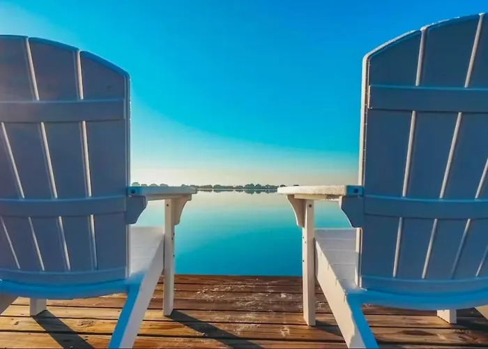 Waterfront With Private & Hot Tub *