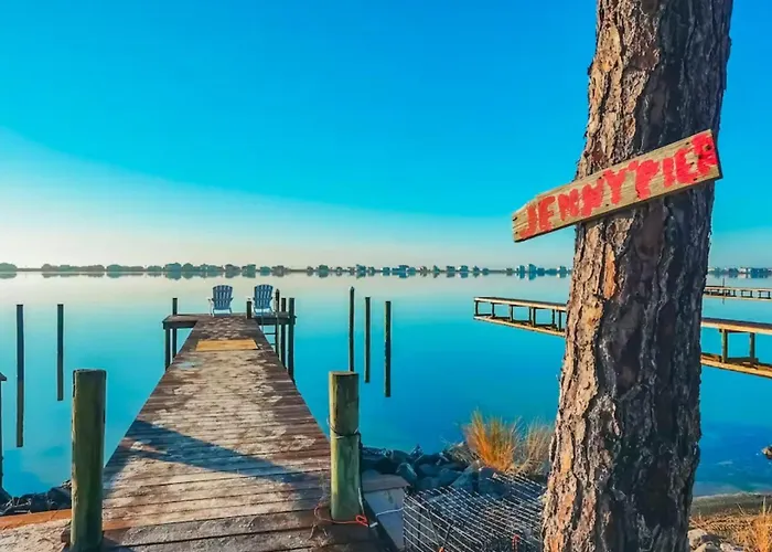 Waterfront With Private & Hot Tub Holiday home *