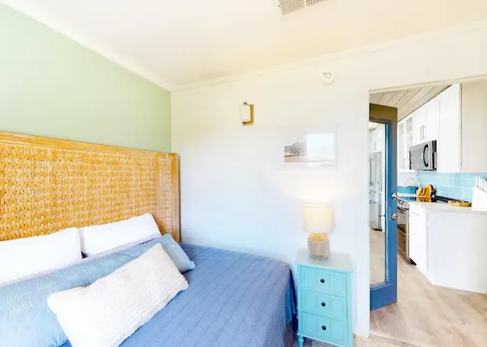 Waterfront With Private & Hot Tub * Gulf Shores