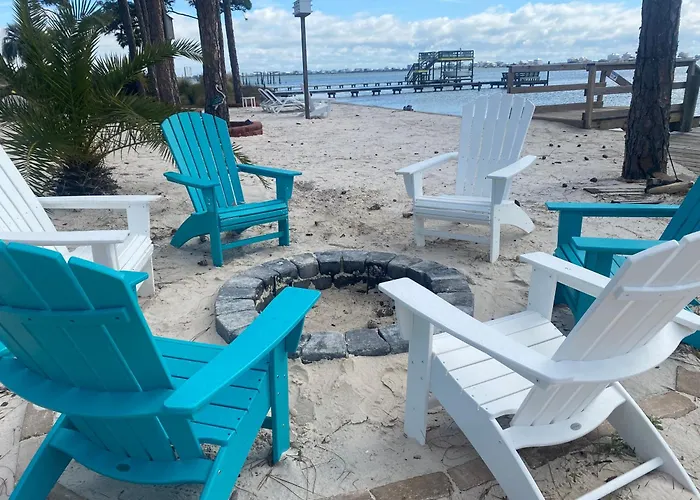 Waterfront With Private & Hot Tub * Gulf Shores
