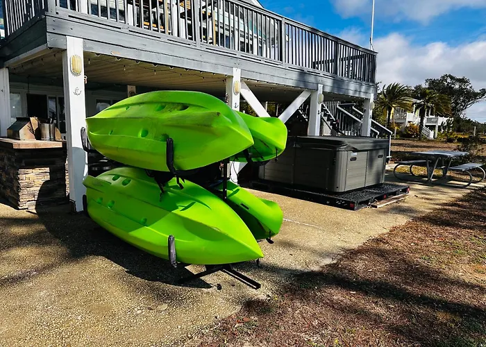 Waterfront With Private & Hot Tub Gulf Shores
